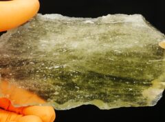 LYBIAN DESERT GLASS (147 gram) polished slice